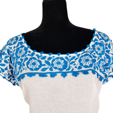 Cargar imagen en el visor de la galería, Blusa fresca sin manga decorada al pecho con bordado relleno