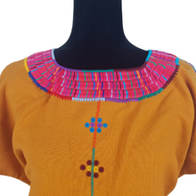 Cargar imagen en el visor de la galería, Blusa bordada Tzotzil Maya tradicional de Santa Martha Chiapas color mostaza con detalles de colores en cuello y mandas