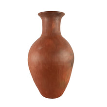 Cargar imagen en el visor de la galería, Florero Mixe de cuello largo elaborado con técnica prehíspanica