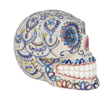 Cargar imagen en el visor de la galería, Cráneo grande de cerámica Servín decorado a mano con mandalas