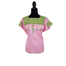 Cargar imagen en el visor de la galería, Blusa de lino con bordados Tzotziles tradicionales de Chiapas color rosa con grecas verdes y detalles de colores en cuello, mangas y pecho