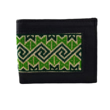 Cargar imagen en el visor de la galería, Cartera de piel con bordado wixárica