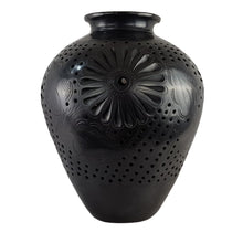 Cargar imagen en el visor de la galería, Tibón de barro negro decorado con flores caladas, acabado pulido