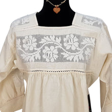 Cargar imagen en el visor de la galería, Blusa de manta deshilada San Felipe de los Herreros