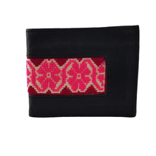 Cargar imagen en el visor de la galería, Cartera de piel con bordado wixárica