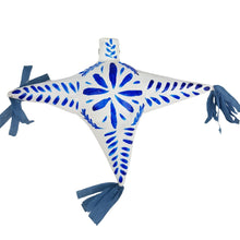 Cargar imagen en el visor de la galería, Piñata decorativa de papel maché tamaño chico