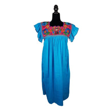 Cargar imagen en el visor de la galería, Vestido fresco de manta ligera, decorado al pecho con giraroles y manga de olan