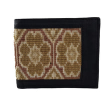 Cargar imagen en el visor de la galería, Cartera de piel con bordado wixárica