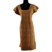 Cargar imagen en el visor de la galería, Huipil Hermina, textil mixteco de telar decorado con brocados, teñido con tintes naturales