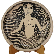 Cargar imagen en el visor de la galería, Plato decorado con mujeres y sirenas hecho Tzintzuntzan, barro rojo con engobe blanco