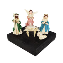 Cargar imagen en el visor de la galería, Nacimiento miniatura de totomoxtle, elaborado con hoja de maíz