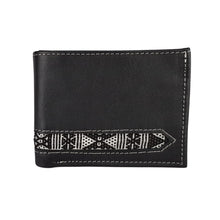 Cargar imagen en el visor de la galería, Cartera de caballero de piel con textil artesanal