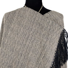 Cargar imagen en el visor de la galería, Rebozo mexicano de rombos elaborado con hilo de algodón