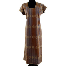 Cargar imagen en el visor de la galería, Huipil Ricarda, textil mixteco de telar decorado con brocados, teñido con tintes naturales