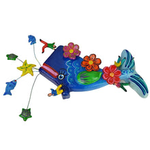 Cargar imagen en el visor de la galería, Ballena betus, figura surrealista de arte popular mexicano elaborada con barro betus