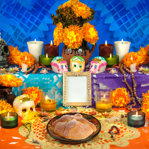 ¿Cómo hacer un altar de muertos y qué elementos debe llevar?