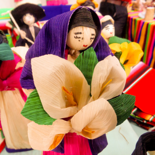 Artesanías con hoja de maíz o totomoxtle