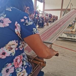 Qué es el telar de cintura y cuál es su origen