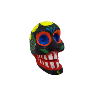 Alebrije cráneo mini tallado en madera copal y decorado a mano