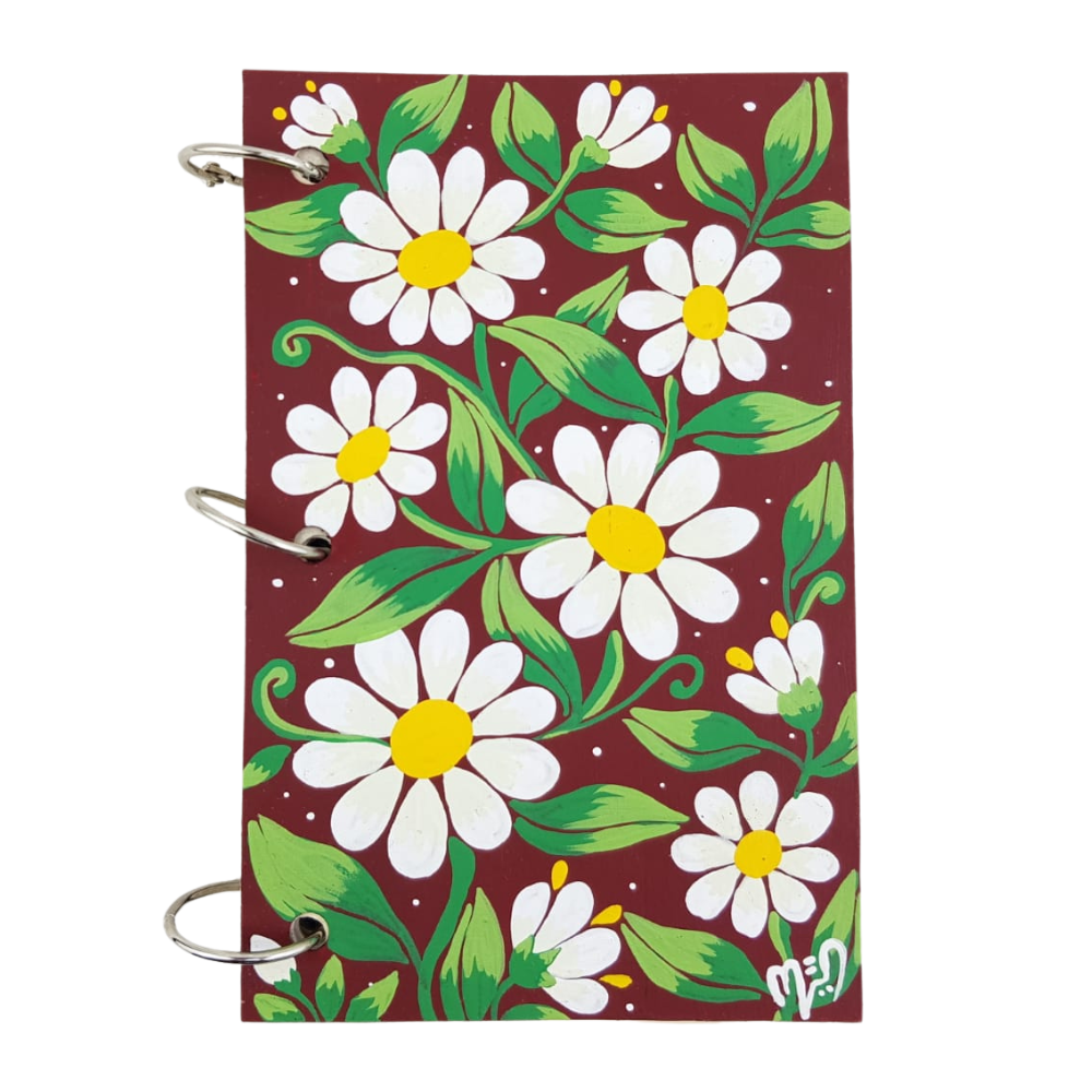 Libreta chica de papel maché, elaborada y pintada a mano