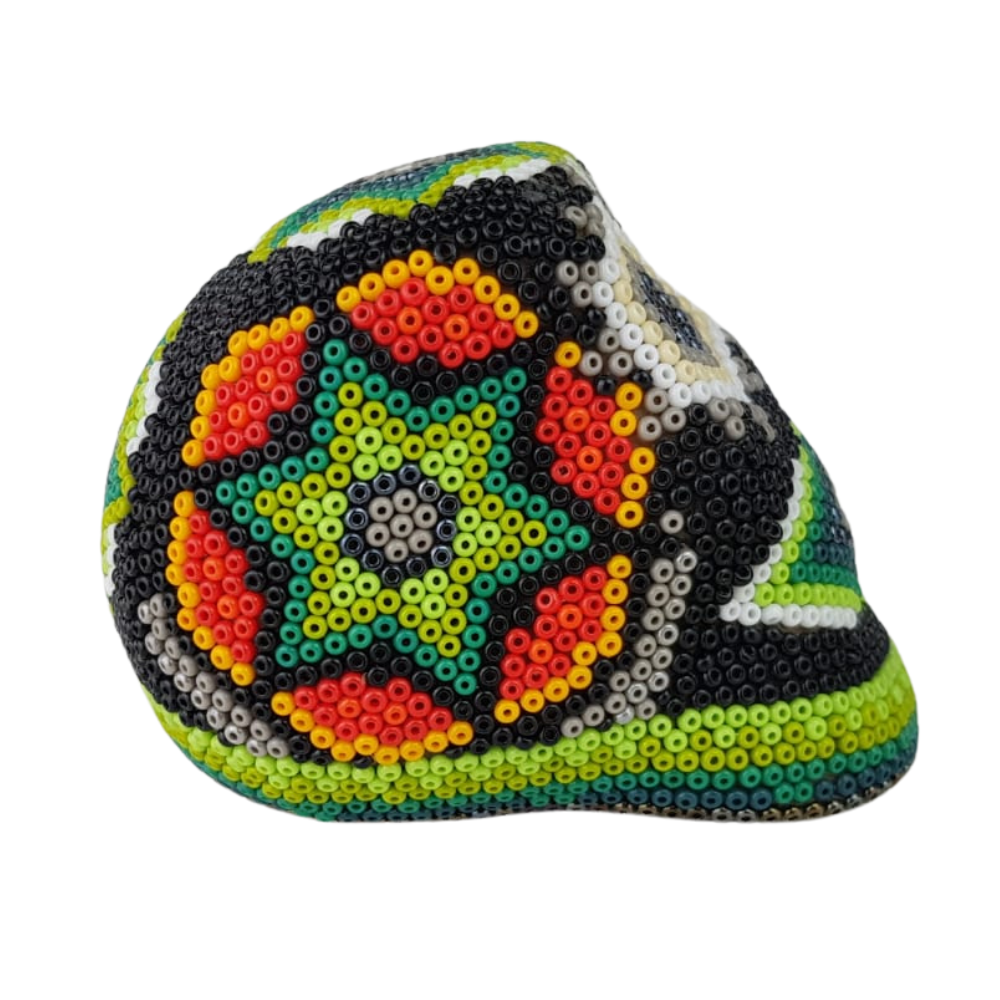 Cráneo mini decorado con motivos Wixárica