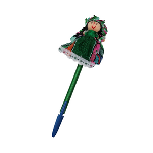 Pluma con muñequita de trapo otomí Lele