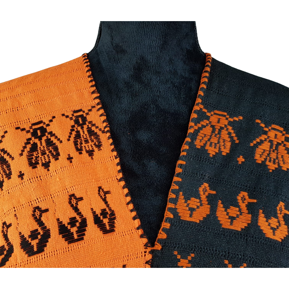 Blusa tipo huipil elaborada en San Juan Cotzocón, Oaxaca