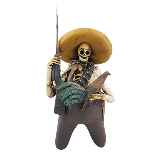Catrín panzón, figura decorativa de barro elaborada en Capula