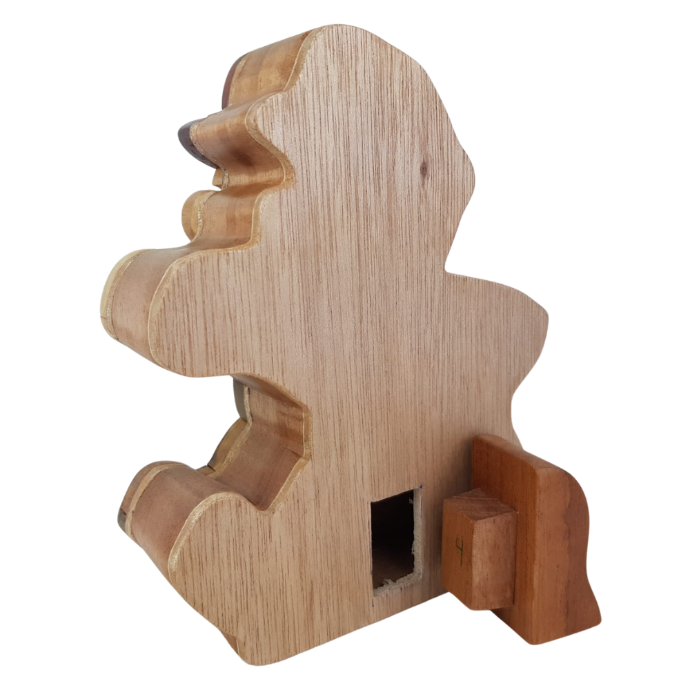 Alcancía de madera de Mario Bros, elaborada con la técnica de intarsia