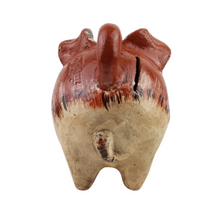 Cargar imagen en el visor de la galería, Alcancía con forma de cerdito bola hecho de barro natural
