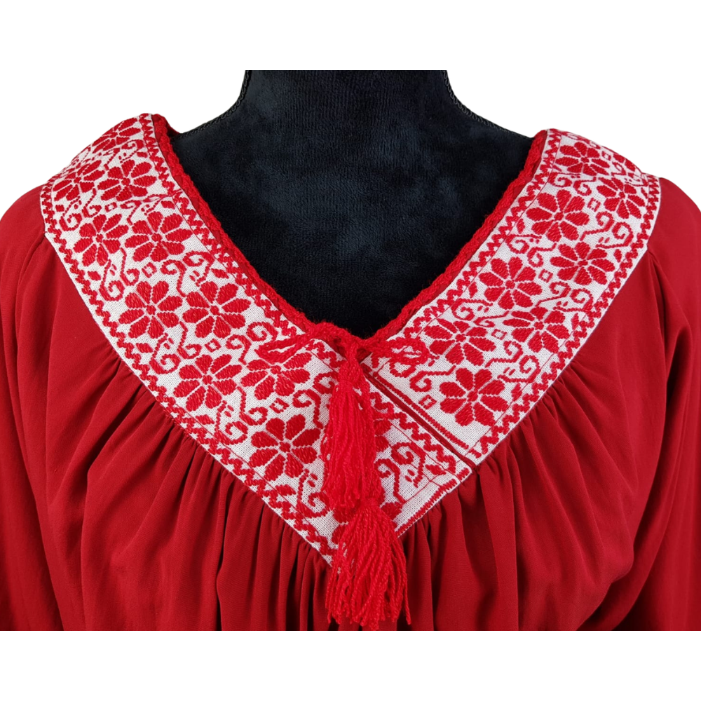 Blusa fresca de rayón con bordado de hilván tradicional de Puebla y manga 3/4