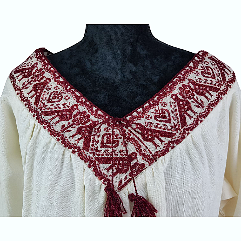 Blusa Atla de manta con manga 3/4 y pechera con bordado de hilván de Puebla