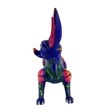 Cargar imagen en el visor de la galería, Alebrije oaxaqueño perro chihuahua de madera de copal
