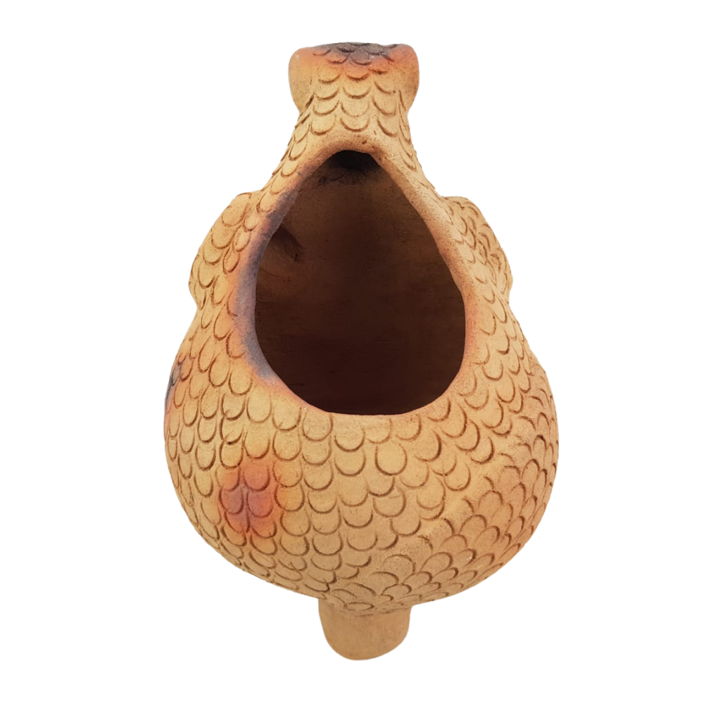 Maceta con forma de pangolín de alfarería prehispánica