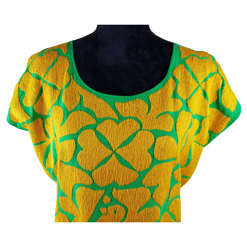 Blusa mediana de gala mazateca, bordado relleno de Jalapa de Díaz