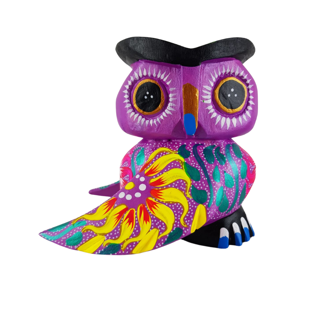 Alebrije búho tallado en madera copal y decorado a mano