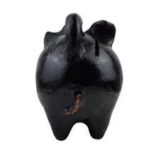 Cargar imagen en el visor de la galería, Alcancía con forma de cerdito bola hecho de barro natural
