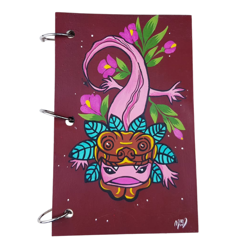 Libreta chica de papel maché, elaborada y pintada a mano