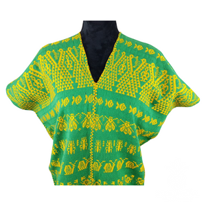 Blusa tipo huipil elaborado en San Juan Cotzocón, Oaxaca