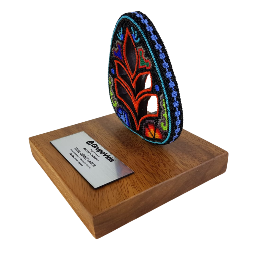 Premio Hoja en Arte Wixárika Chaquira | Pieza de Lujo