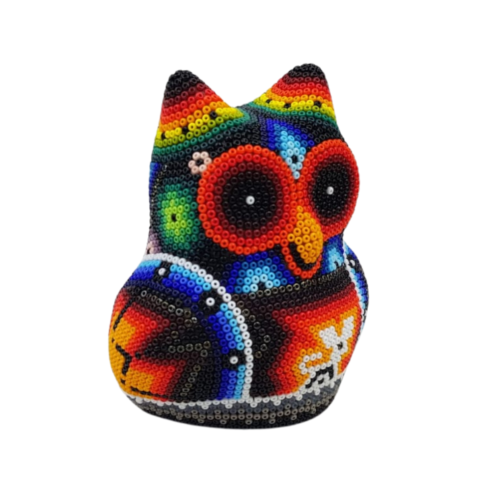 Búho bola wixárica hecho de papel maché