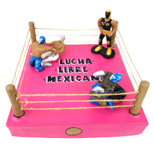 Cargar imagen en el visor de la galería, Ring de lucha libre mexicana, juguete coleccionable elaborado en barro policromado frío
