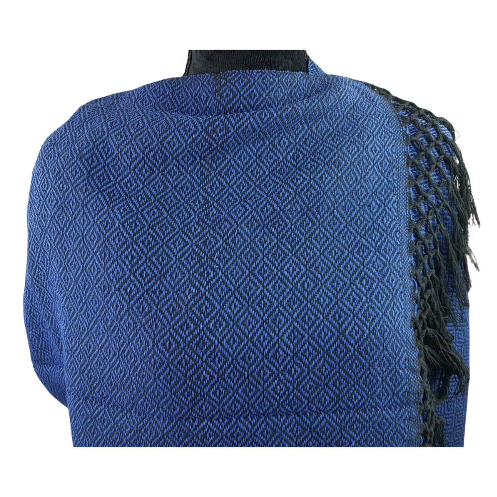 Rebozo mexicano de rombos elaborado con hilo de algodón