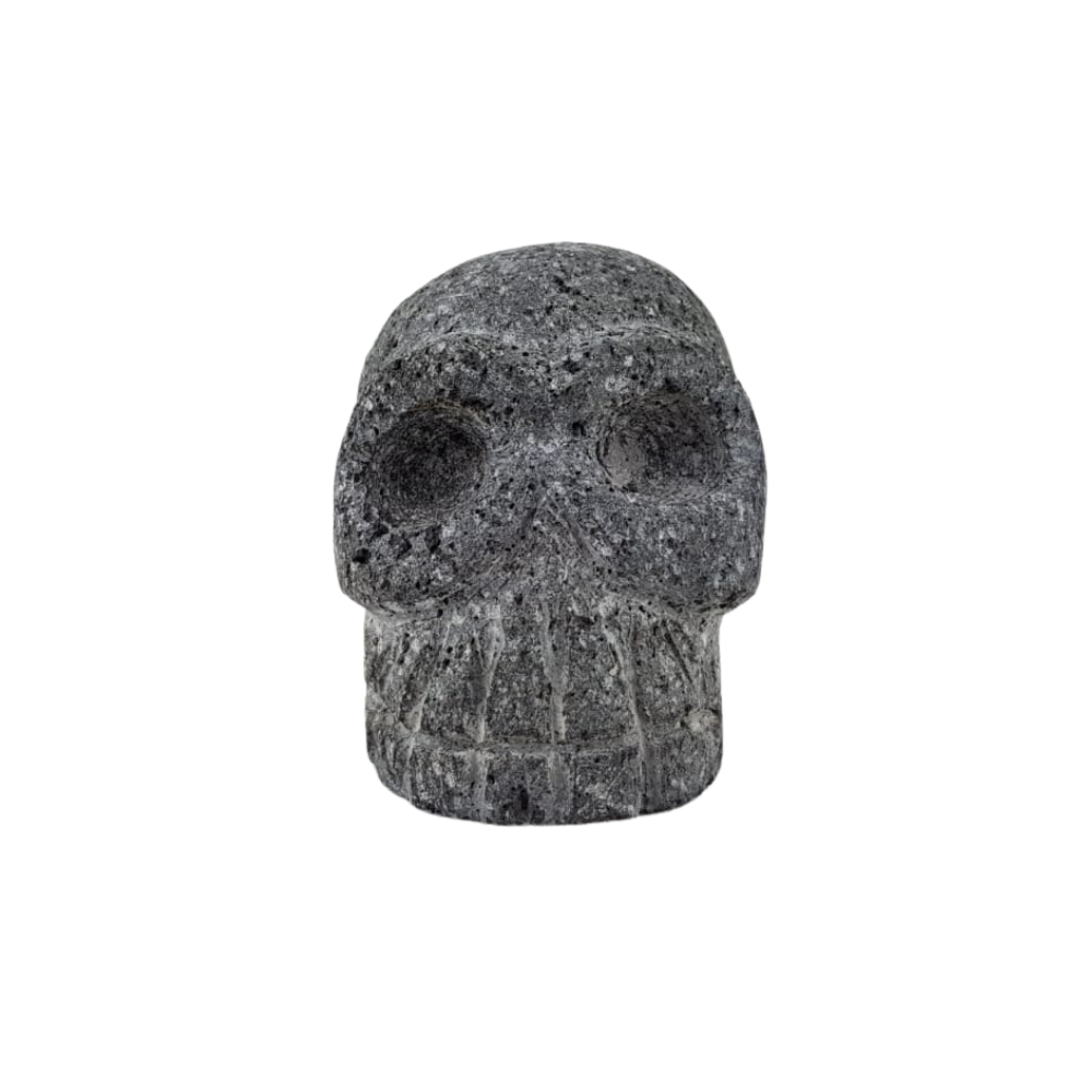 Cráneo de piedra volcánica