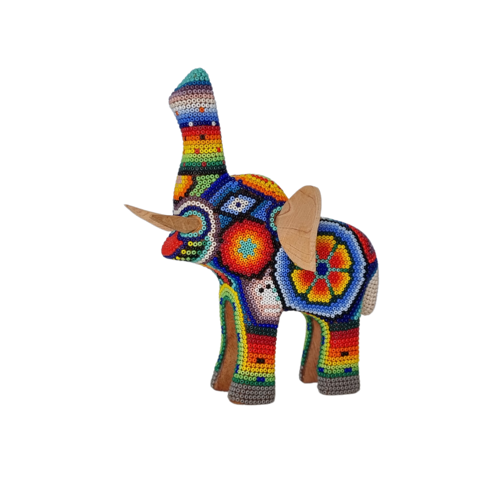 Elefante decorado con motivos Wixárica