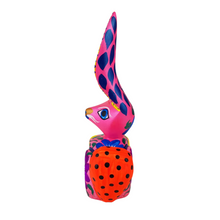 Cargar imagen en el visor de la galería, Alebrije conejo grande tallado en madera copal
