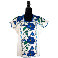 Cargar imagen en el visor de la galería, Huanengo Cocucho, blusa purépecha bordada en punto de cruz con grecas y flores.
