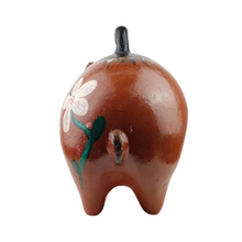 Cargar imagen en el visor de la galería, Alcancía con forma de cerdito bola hecho de barro natural
