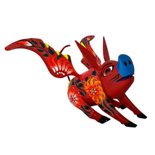 Cargar imagen en el visor de la galería, Alebrije oaxaqueño de madera copal grande
