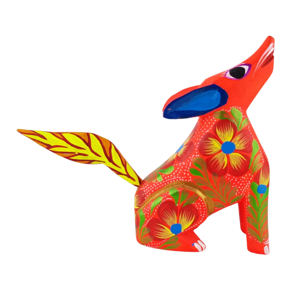 Alebrije oaxaqueño mediano, con forma de perro, de madera de copal
